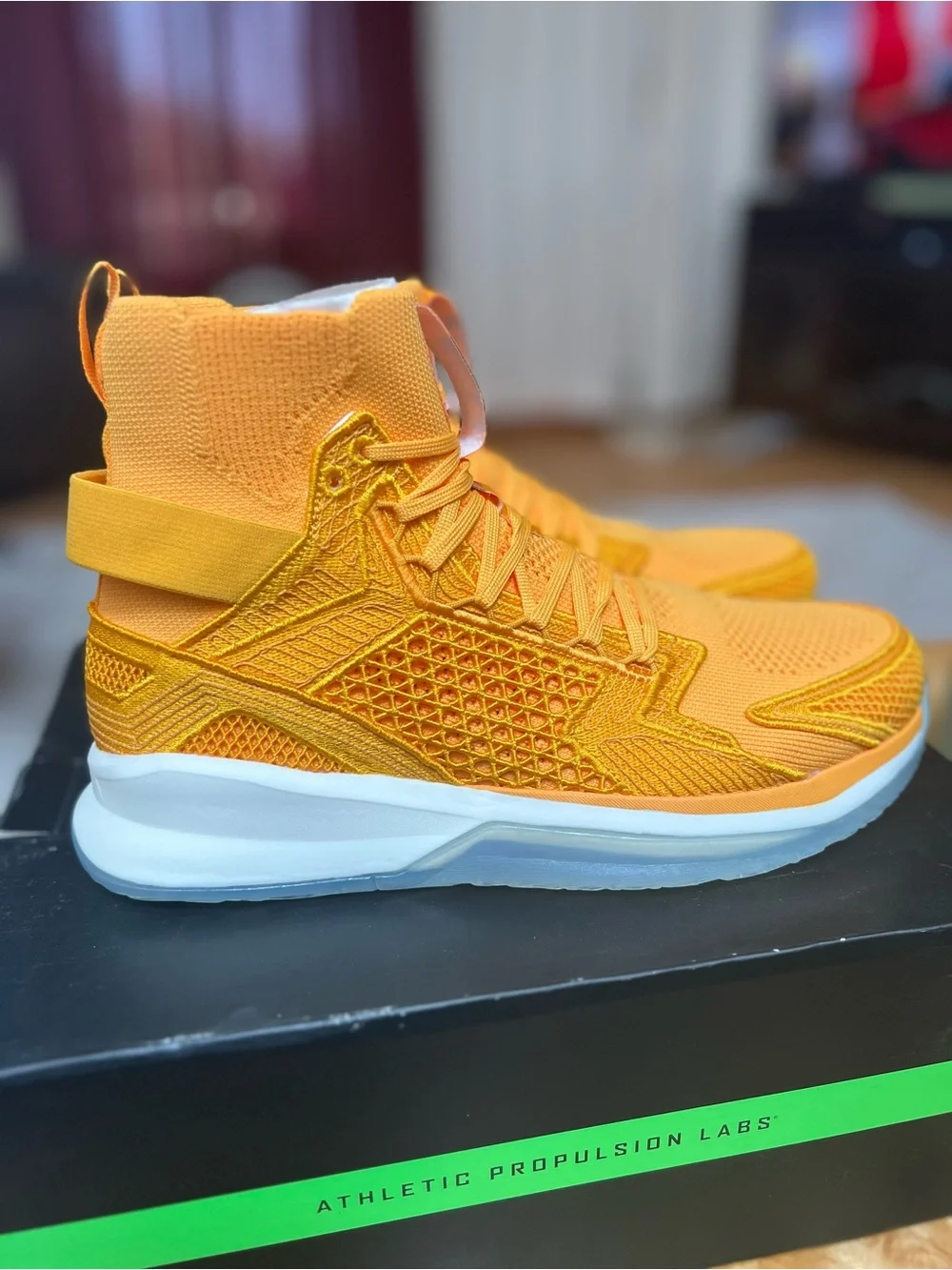 APL CONCEPT X in Mango/Ultraviolet/White Men’s 9.5 Women’s 11